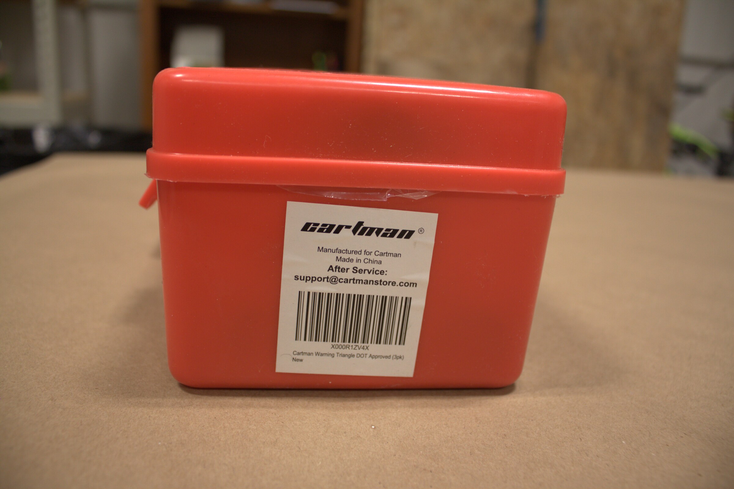 Red evidence case and “Cartman Triangles” kit — Cartman Triangles.CR2